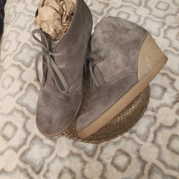J. Crew Factory Italian Leather Gray Ankle Boots Size 6 - Picture 2 of 7
